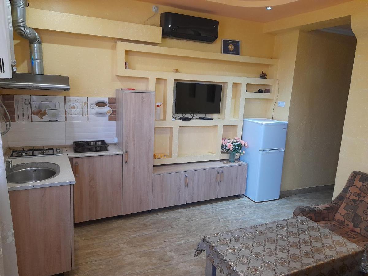 Guest House In Center Ереван Екстериор снимка