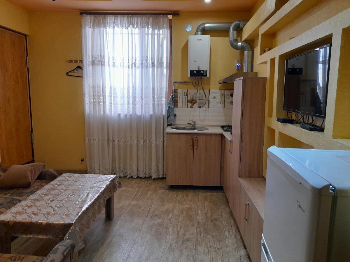 Guest House In Center Ереван Екстериор снимка