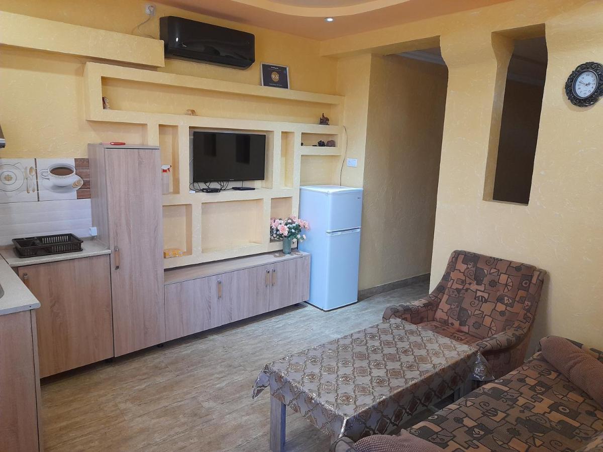 Guest House In Center Ереван Екстериор снимка