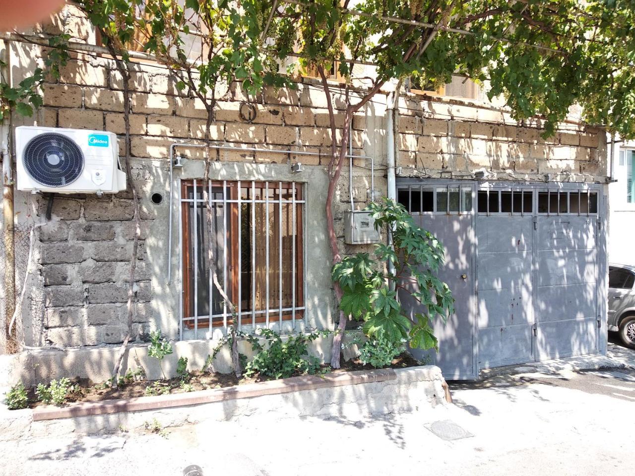 Guest House In Center Ереван Екстериор снимка